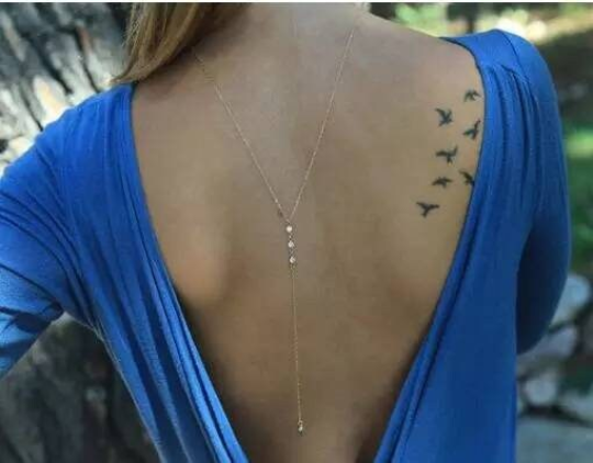 Bijoux de corps - Chaîne de dos - Shinyboheme - Bijoux pour dos nu - Bijoux de robe de mariée - Dos nu robe de mariée - Bijoux pour dos nu - Collier dos nu - Collier de dos - Accessoire robe de mariée - Accesoire bijoux de mariée - Bijoux sexy - Shiny Bohème