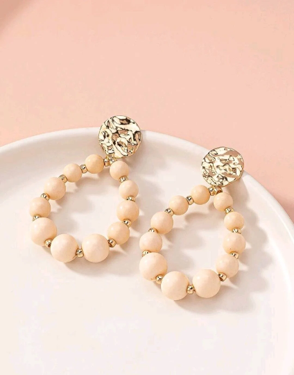 Créoles en perles blanches - Boucles d'oreille en perles - Boucles d'oreille grosses perles - Perles beige - Perles rose - Shinyboheme