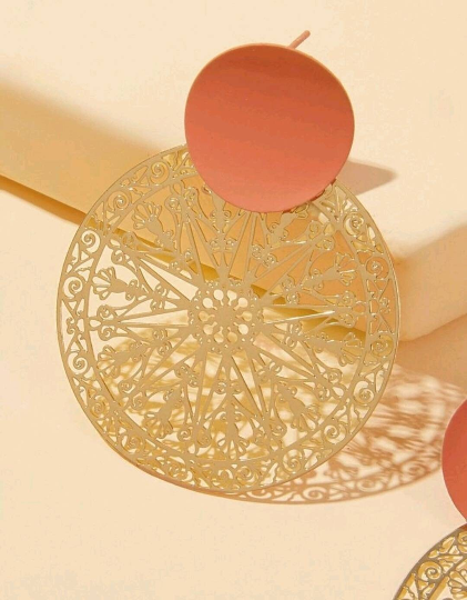 Boucles d'oreilles bohème chic mandala et corail - Boucles d'oreilles créoles pleines avec motifs - Boucles d'oreilles créoles pleines - Boucles d'oreille corail hippie chic - Shinyboheme - Boucles d'oreille hippie chic - Créoles hippie chic - Créoles bohèmes - Créoles mandale - Créoles bohochic - Créoles or bohème