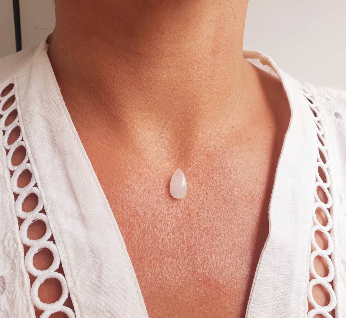 Water drop necklace boho woman white jade necklace and transparent thread and gold jewelry boho transparent necklace pearl drop flush neck