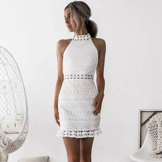avant robe été blanche en mousseline de soie et dentelle ras de cou