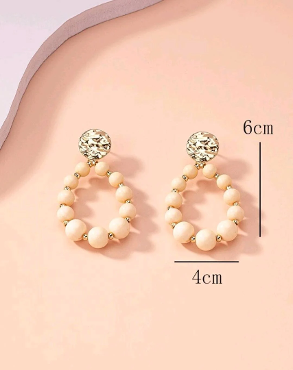 Créoles en perles blanches - Boucles d'oreille en perles - Boucles d'oreille grosses perles - Perles beige - Perles rose - Shinyboheme